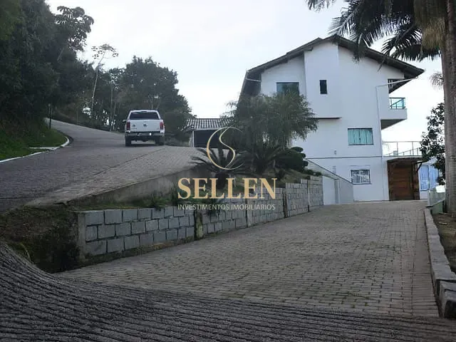 Casa com 426m² 5 quartos e 6 banheiros, para alugar, no bairro Praia do Estaleirinho em Balneário Camboriú