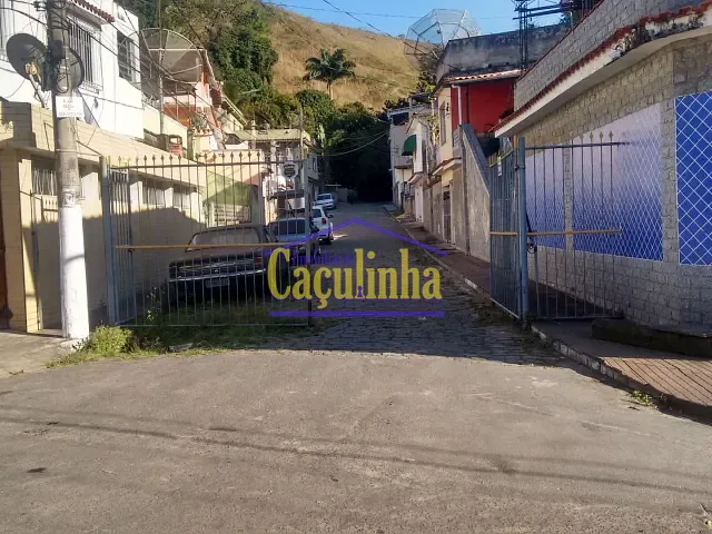 Casa com 240m² 3 quartos e 2 banheiros, à venda, no bairro Nossa Senhora de Santana em Barra do Piraí