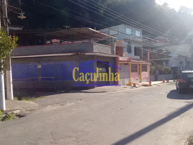 Casa com 240m² 3 quartos e 2 banheiros, à venda, no bairro Nossa Senhora de Santana em Barra do Piraí