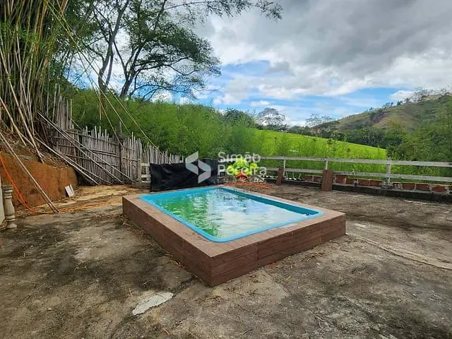 Casa com 680m² 4 quartos e 3 banheiros, à venda, no bairro Balança em Simão Pereira