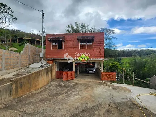 Casa com 680m² 4 quartos e 3 banheiros, à venda, no bairro Balança em Simão Pereira