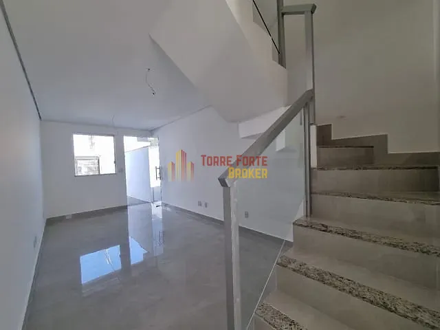 Casa com 112m² 2 quartos e 2 banheiros, à venda, no bairro Floramar em Belo Horizonte