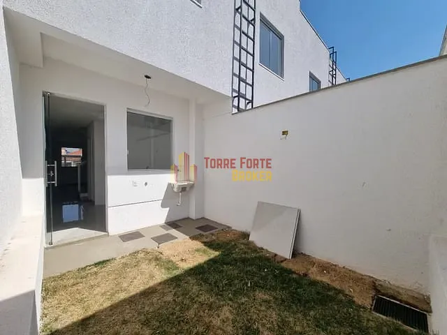 Casa com 112m² 2 quartos e 2 banheiros, à venda, no bairro Floramar em Belo Horizonte