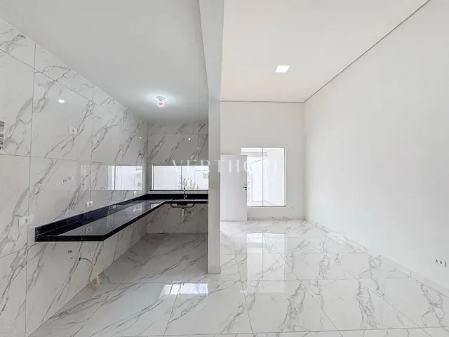 Casa 3 quartos e 2 banheiros, à venda, no bairro Colúmbia em Londrina