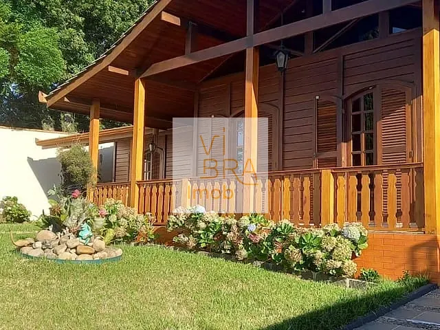 Casa 4 quartos e 4 banheiros, à venda, no bairro Santa Felicidade em Curitiba