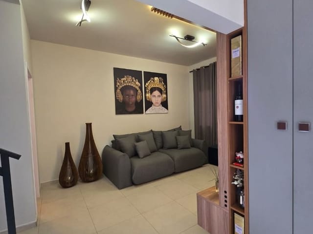 Casa com 191m² 2 quartos e 1 banheiro, à venda, no bairro Chácaras Maringá em Atibaia
