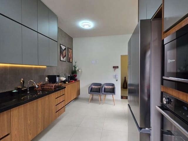 Casa com 191m² 2 quartos e 1 banheiro, à venda, no bairro Chácaras Maringá em Atibaia