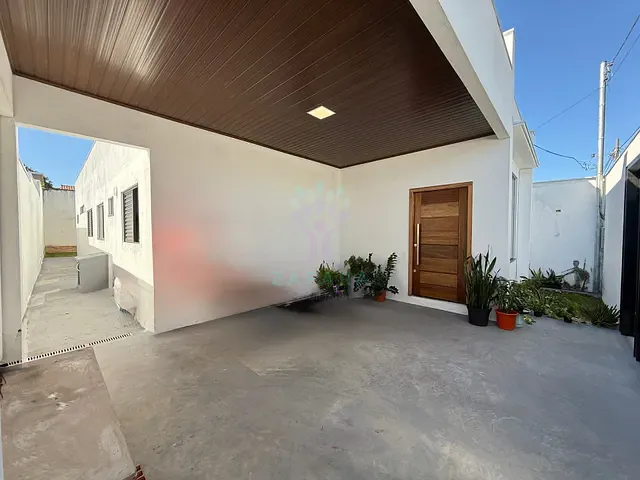 Casa com 250m² 3 quartos e 3 banheiros, à venda, no bairro Residencial Oiti em Campo Grande