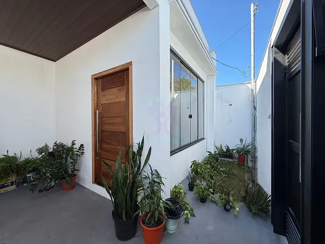 Casa com 250m² 3 quartos e 3 banheiros, à venda, no bairro Residencial Oiti em Campo Grande