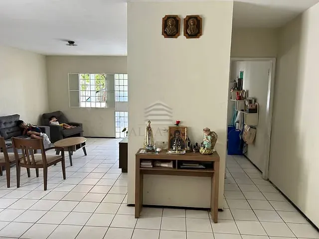 Casa 4 quartos e 4 banheiros, à venda, no bairro Horto em Teresina
