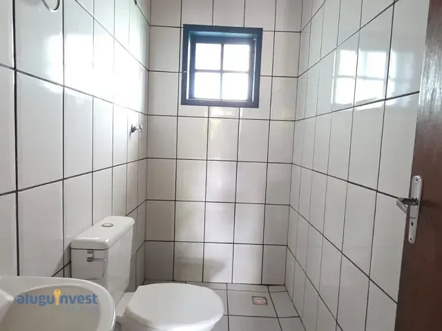 Casa com 60m² 1 quarto e 1 banheiro, para alugar, no bairro Barra da Lagoa em Florianópolis