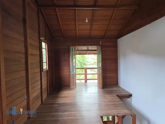 Casa com 60m² 1 quarto e 1 banheiro, para alugar, no bairro Barra da Lagoa em Florianópolis