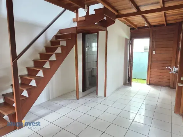 Casa com 60m² 1 quarto e 1 banheiro, para alugar, no bairro Barra da Lagoa em Florianópolis