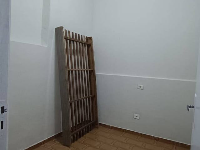 Casa 2 quartos e 1 banheiro, para alugar, no bairro Parque João Ramalho em Santo André