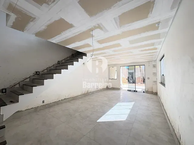 Casa com 180m² 3 quartos e 2 banheiros, à venda, no bairro Cardoso (Barreiro) em Belo Horizonte