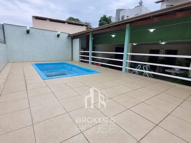 Casa com 380m² 5 quartos e 3 banheiros, à venda, no bairro Fradinhos em Vitória