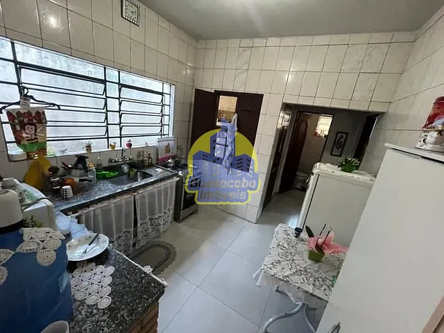 Casa com 750m² 4 quartos e 2 banheiros, à venda, no bairro Centro em Carapicuíba