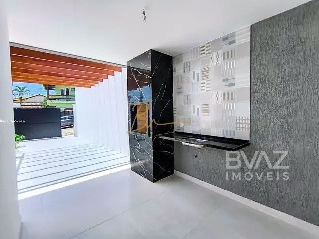 Casa com 180m² 3 quartos e 2 banheiros, à venda, no bairro Porto da Aldeia em São Pedro da Aldeia