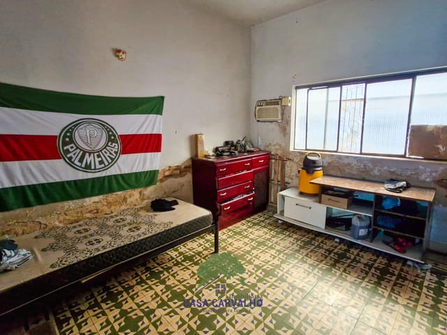 Casa 2 quartos e 1 banheiro, à venda, no bairro Centro em Corumbá