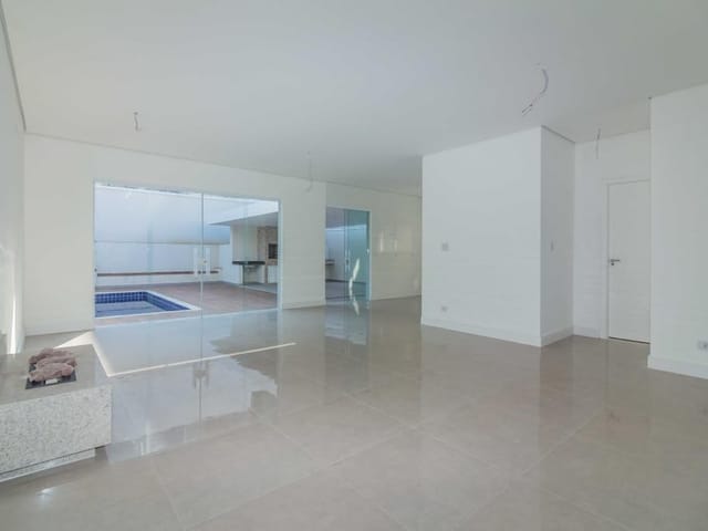 Casa com 360m² 3 quartos e 5 banheiros, à venda, no bairro Parque Sinai em Santana de Parnaíba