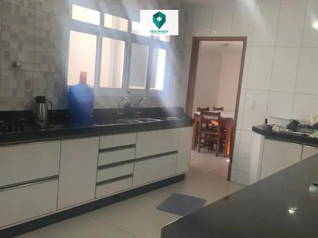 Casa com 272m², à venda, no bairro Parque São Luiz em Jundiaí