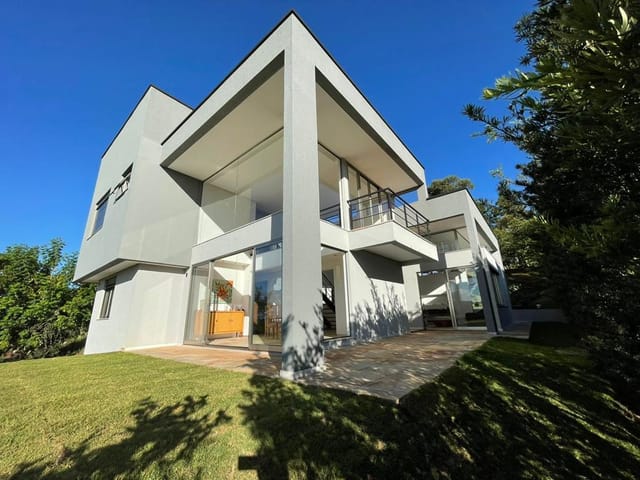 Casa com 1142m² 4 quartos e 4 banheiros, à venda, no bairro Pasárgada em Nova Lima