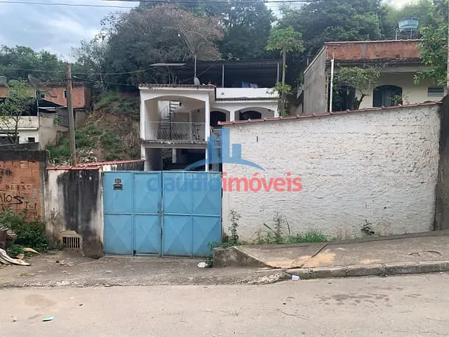 Casa com 300m², à venda, no bairro Ano Bom em Barra Mansa
