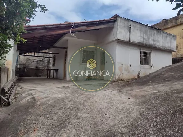 Casa 2 quartos e 1 banheiro, à venda, no bairro Jardim Vitória em Belo Horizonte