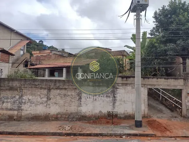 Casa 2 quartos e 1 banheiro, à venda, no bairro Jardim Vitória em Belo Horizonte