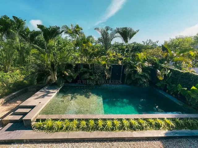 Casa 3 quartos e 5 banheiros, à venda, no bairro Jurerê Internacional em Florianópolis