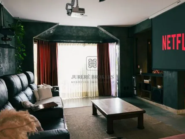 Casa 3 quartos e 5 banheiros, à venda, no bairro Jurerê Internacional em Florianópolis