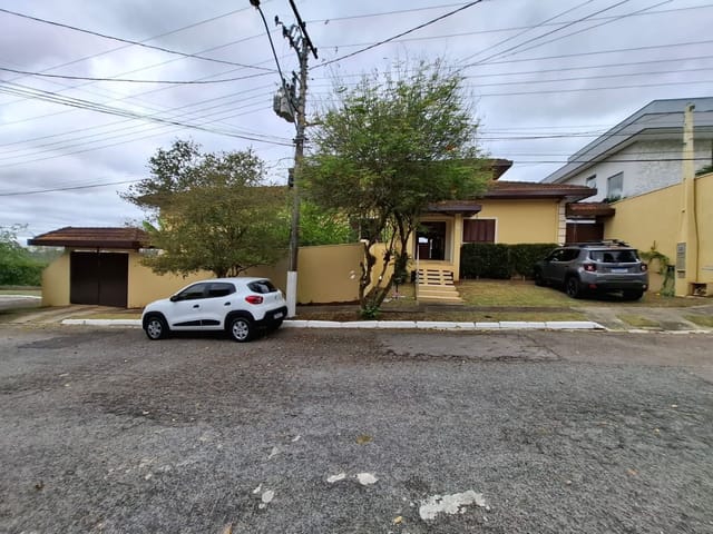 Casa com 520m² 3 quartos e 4 banheiros, à venda, no bairro Urbanova em São José dos Campos