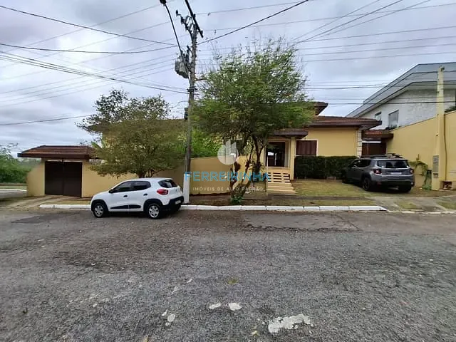 Casa com 520m² 3 quartos e 4 banheiros, à venda, no bairro Urbanova em São José dos Campos