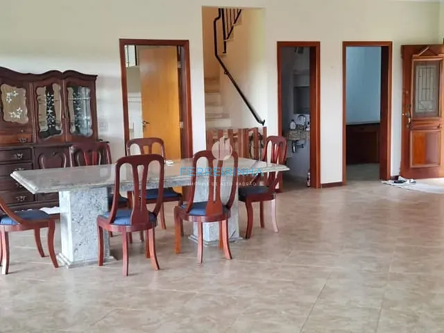 Casa com 520m² 3 quartos e 4 banheiros, à venda, no bairro Urbanova em São José dos Campos