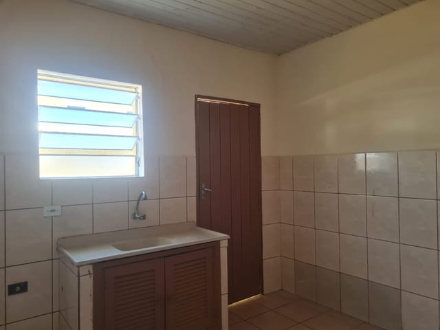 Casa 2 quartos e 1 banheiro, para alugar, no bairro Vila Nova em Araçariguama