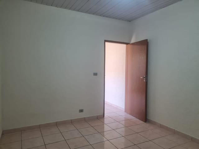 Casa 2 quartos e 1 banheiro, para alugar, no bairro Vila Nova em Araçariguama