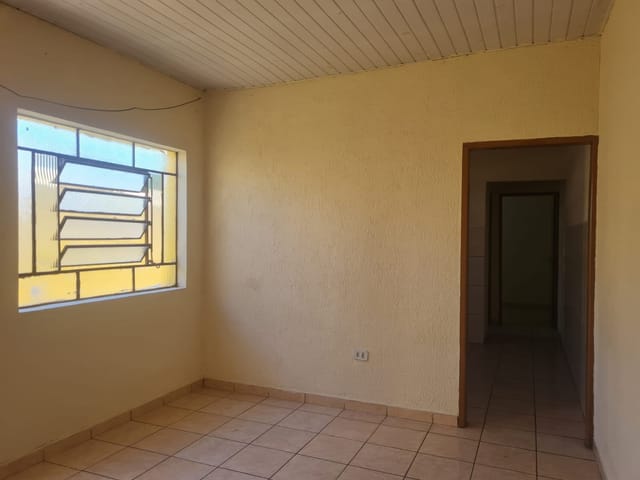 Casa 2 quartos e 1 banheiro, para alugar, no bairro Vila Nova em Araçariguama
