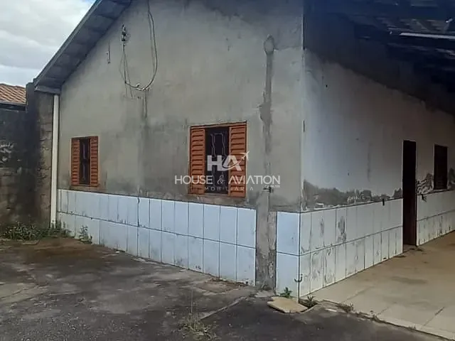 Casa com 345m² 3 quartos e 1 banheiro, à venda, no bairro Vila Brasília em Aparecida De Goiânia