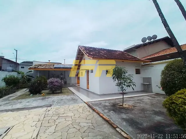 Casa com 905m² 3 quartos e 3 banheiros, à venda, no bairro Parque Esperança em Taubaté