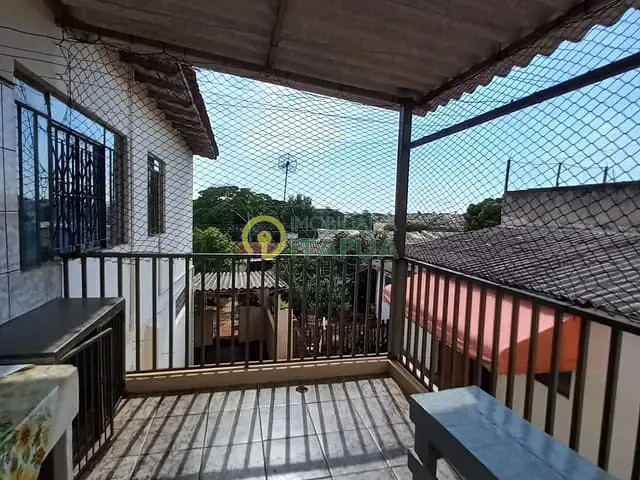 Casa com 348m² 4 quartos e 3 banheiros, à venda, no bairro Monte Belo em Londrina