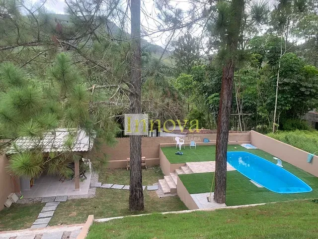 Casa com 480m² 3 quartos e 3 banheiros, à venda, no bairro Capricórnio III em Caraguatatuba