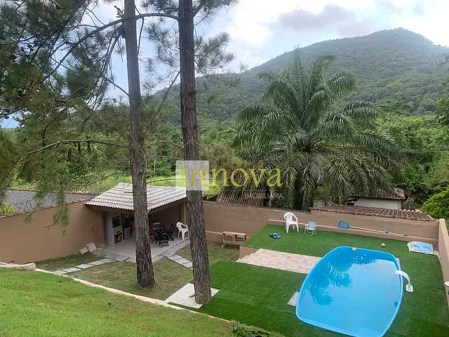Casa com 480m² 3 quartos e 3 banheiros, à venda, no bairro Capricórnio III em Caraguatatuba