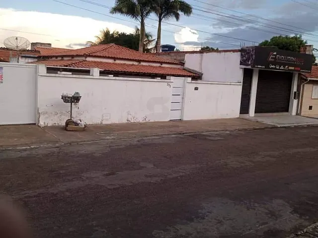 Casa 3 quartos e 2 banheiros, à venda, no bairro Tancredo Neves III em Paulo Afonso