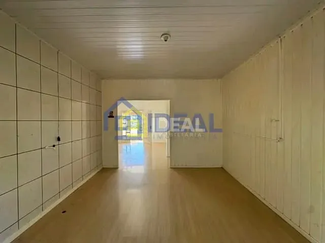 Casa 4 quartos e 3 banheiros, à venda, no bairro Petrópolis em Concórdia