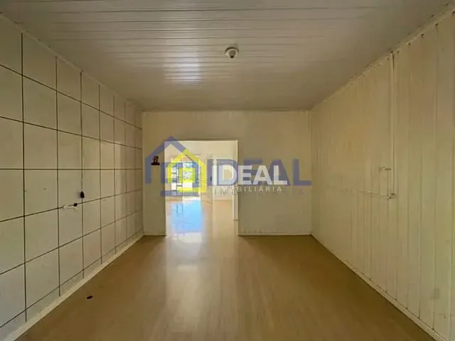 Casa 4 quartos e 3 banheiros, à venda, no bairro Petrópolis em Concórdia