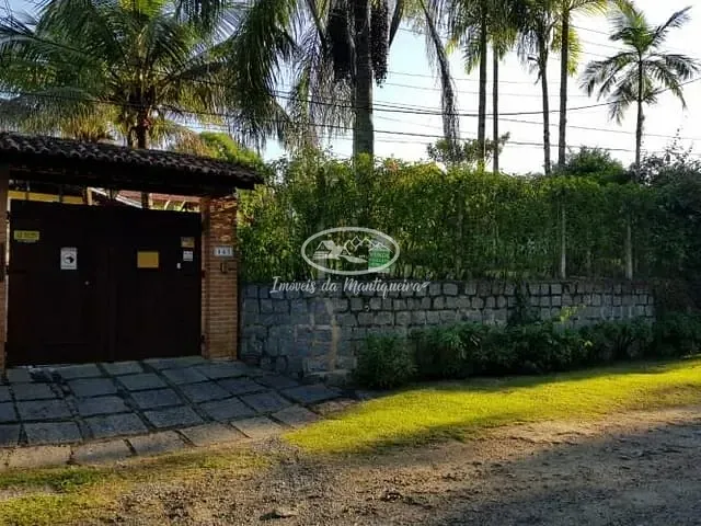 Casa com 643m² 2 quartos e 3 banheiros, à venda, no bairro Penedo em Itatiaia