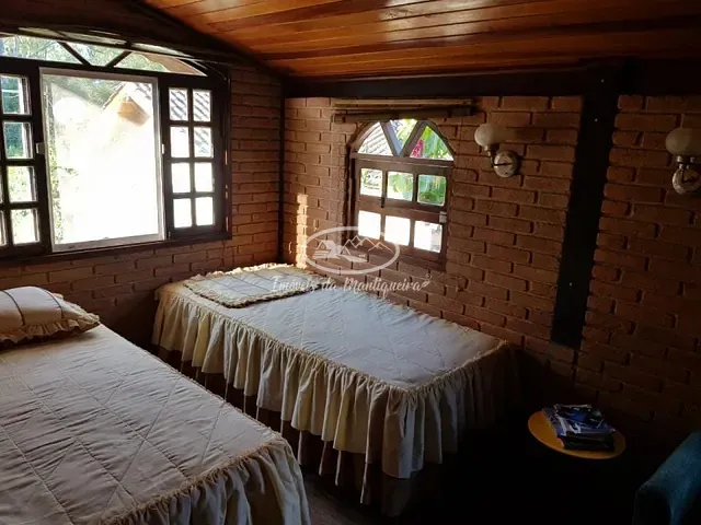 Casa com 643m² 2 quartos e 3 banheiros, à venda, no bairro Penedo em Itatiaia