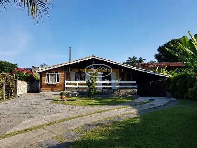 Casa com 643m² 2 quartos e 3 banheiros, à venda, no bairro Penedo em Itatiaia
