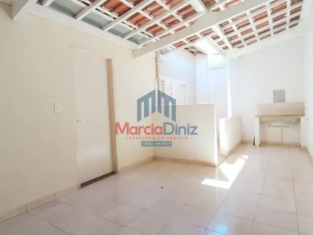 Casa 2 quartos e 1 banheiro, à venda, no bairro Centro em Ituverava