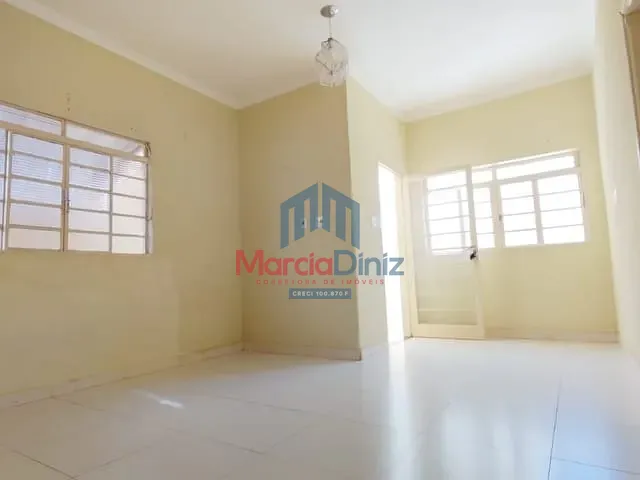 Casa 2 quartos e 1 banheiro, à venda, no bairro Centro em Ituverava